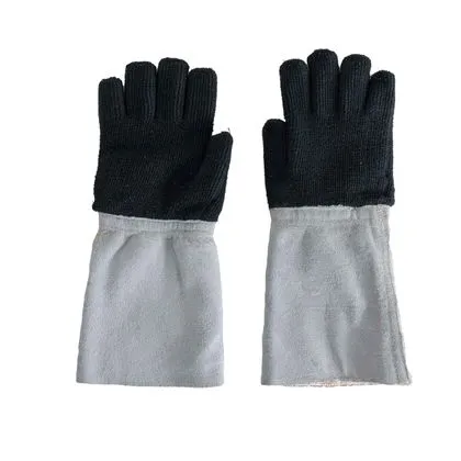 Luva Termica + Graf Aramida Punho Raspa 20cm 600°c Luvamac Lcgpcf20600 Preta