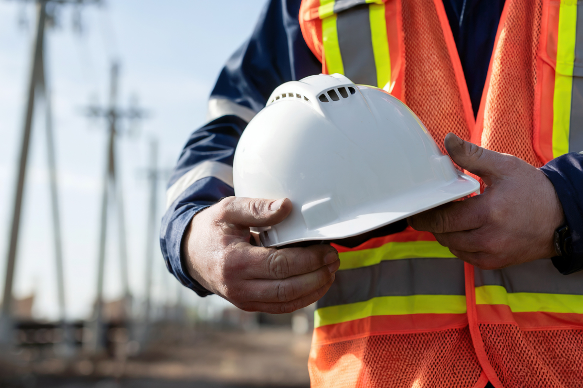 Manutenção preventiva dos EPIs em ambientes quentes: cuidados essenciais no verão 